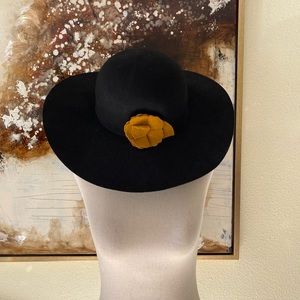 100% Wool black floppy hat EC